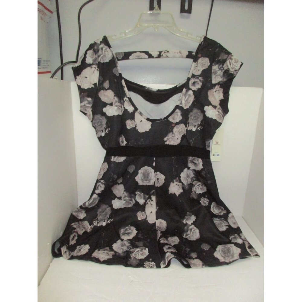 Sugar Kisses Women's Plus  Black Floral Dress 2X New - Picture 2 of 2